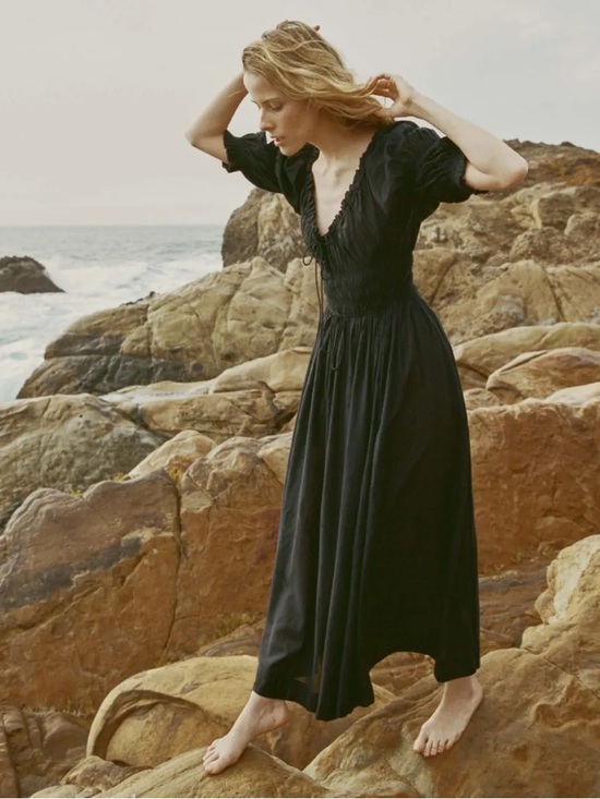 Doen Dresses & Skirts - Doen Ischia Dress in Navy